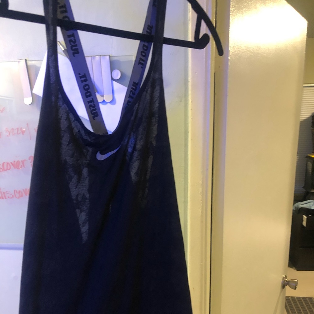 Plus Nike top